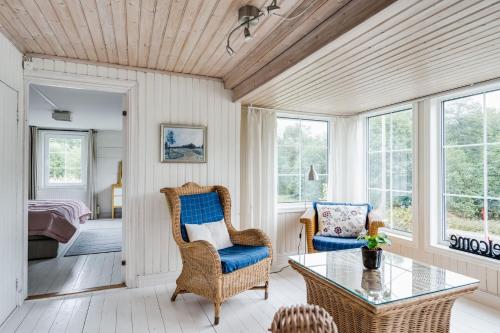 Et opholdsområde på Spacious and newly renovated farmhouse with indoor pool