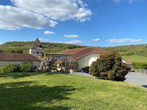 Photo de la galerie de l'établissement Domaine de Villot, à Sainte-Colombe-de-Villeneuve