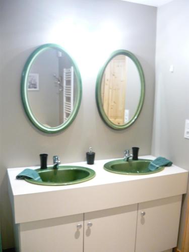 Un baño de chalet des pierres opalines