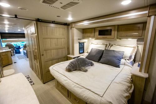 Gallery image of River Safaris New Class A Motorcoach Homosassa with River Accessibility in Homosassa
