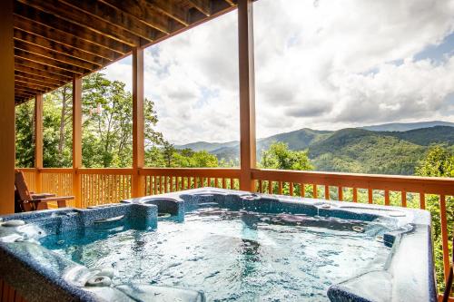 Soaring Ridge Lodge - View, Hot Tubs, Theater, Game