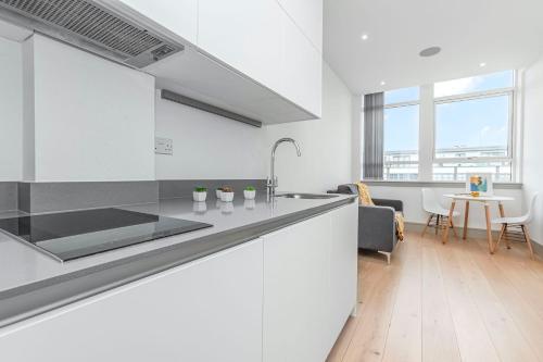 Newly Onboarded Modern One Bed Apartment in Broad House, Harrow