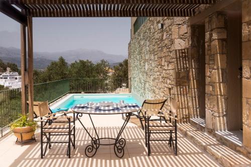 Πισίνα στο ή κοντά στο Istron Luxury Villas 