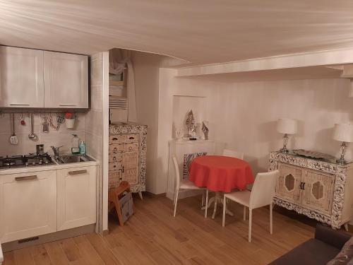 A kitchen or kitchenette at Navona Best House