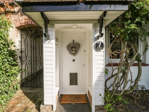 Old Pump Cottage – Photos 3