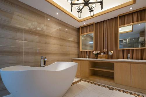 Ein Badezimmer in der Unterkunft Lijiang Sunshine Nali Inn