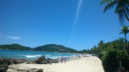 Uma praia perto da casa de temporada