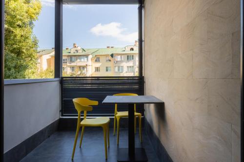 Un balcón o terraza en Tulip Residence & Spa Hotel