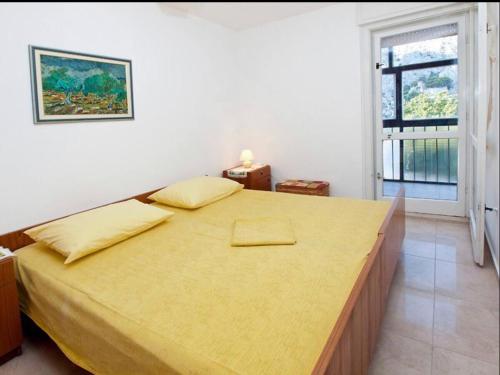 Apartment near sandy beach