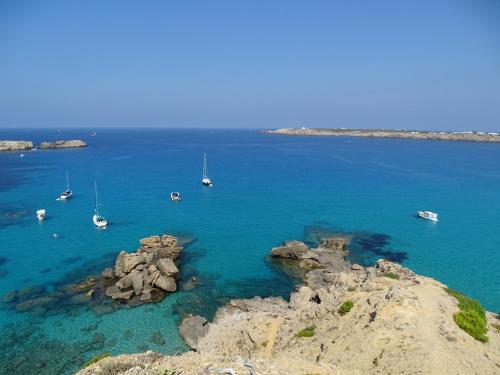 a group of boats in a large body of water at Apartamento Gecko in Son Parc
