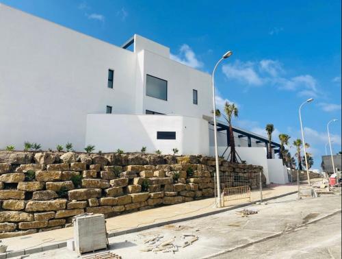 Precioso apartamento con vistas parciales, garaje y piscina
