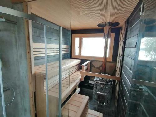 Ένα μπάνιο στο Lakeside Cottages Jyväskylä