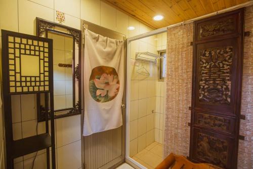 Koupelna v ubytování 彼岸古厝民宿-包棟優先--Biiann B&B