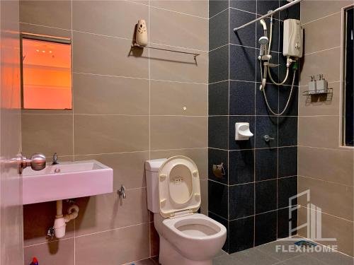Un baño de 10am-6pm, SAME DAY CHECK IN AND CHECK OUT, Work From Home, The Hyve-Cyberjaya, Private Studio by Flexihome-MY