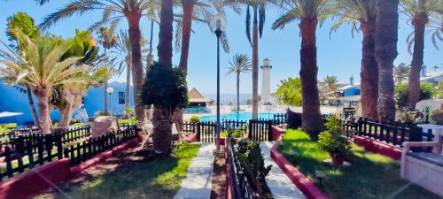 PHARUS retro beach home New Heated Pool