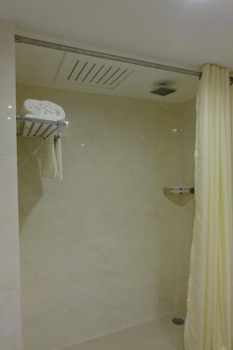 Hotel Nirvana by Luxury Internationalにあるバスルーム