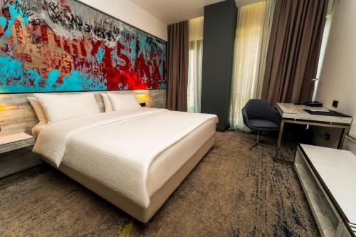  Messier 53 Hotel Yerevan -  Room  picture :   Tea/Coffee maker    Minibar    Shower                           