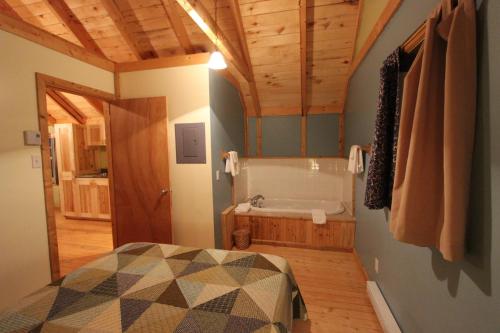 Chalets Nature Océan tesisinde bir banyo