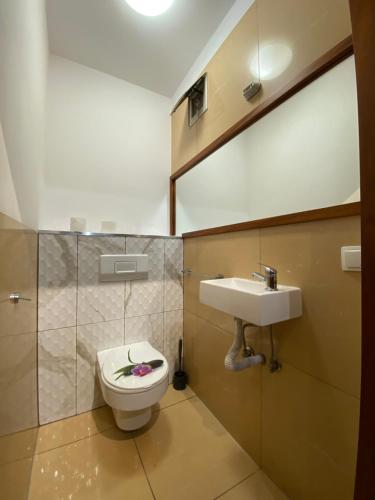Kylpyhuone majoituspaikassa Pokoje PANORAMA CITY VIEW- Centrum