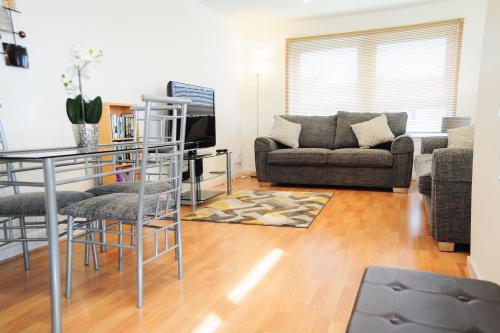 New Glasgow Family Home - Private Parking, Glasgow, Marea Britanie