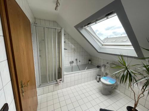 Ένα μπάνιο στο Ferienwohnung Adelheid Brachtendorf