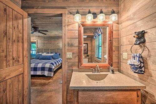 A bathroom at Luxe Cabin with Tesla Charging Station, 3 Mi to Lake