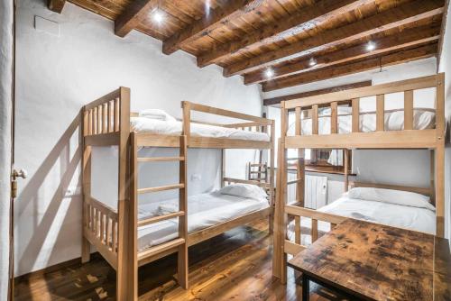 Двуетажно легло или двуетажни легла в стая в Parsan by SeaMount Rentals
