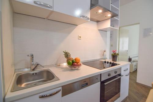 Apartment Pocrnja