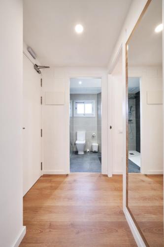 Фотография из галереи Aparthotel Augusta в Барселоне