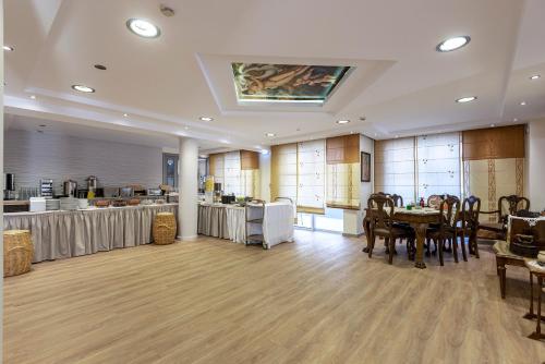 Een keuken of kitchenette bij Pelopas