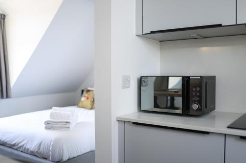 Bright & Beautiful Studio Flat in Bristol photo 7