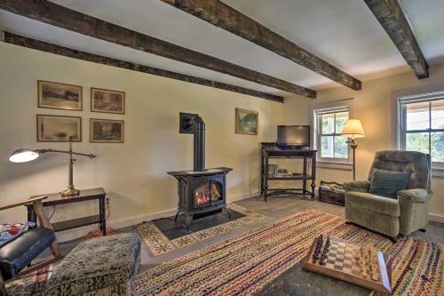 Φωτογραφία από το άλμπουμ του Historic Catskills Home, Near Willowemoc Creek! σε Livingston Manor