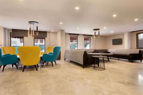 Χώρος καθιστικού στο Days Hotel by Wyndham Ankara Cankaya