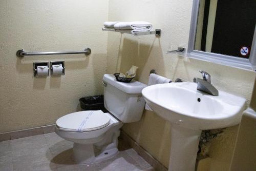 Koupelna v ubytování Hotel Santa Irene Guadalajara