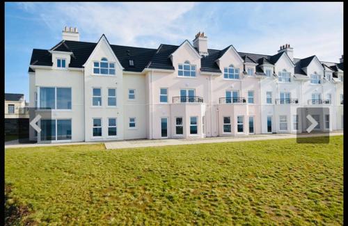 Gallery image of Luxurious Beach Front Apartment in Portrush in Portrush