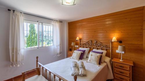 Katil atau katil-katil dalam bilik di Villa Raquel Torrox by Ruralidays