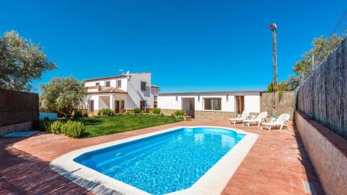 Casa Ardila Alba Villanueva del Trabuco by Ruralidays ...