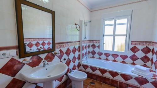 Salle de bains dans l'établissement Casa Quintero 4 dorm Conil de la Frontera by Ruralidays