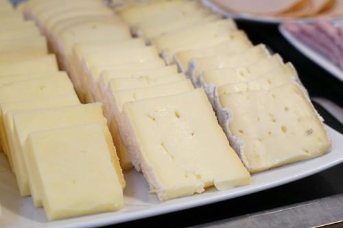 ホテルの敷地内または近くでの食事または食べ物