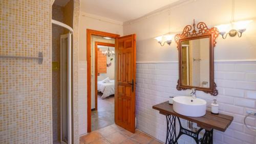 Vonios kambarys apgyvendinimo įstaigoje Casa Rural Malaga Spa Cartama by Ruralidays