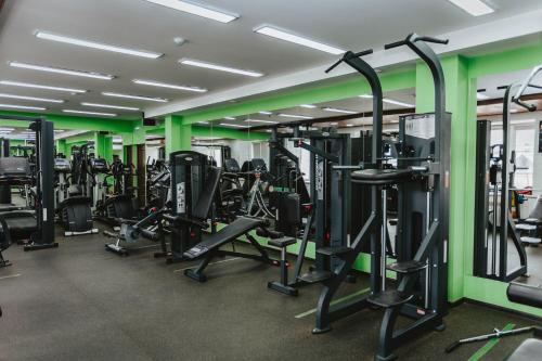 The fitness centre and/or fitness facilities at Hotel Lena