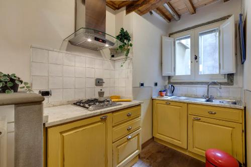 Diciotto Apartment by Mamo Florence