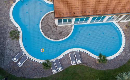 Bazén v ubytování Aedenlife Hotel & Resort Rügen nebo v jeho okolí