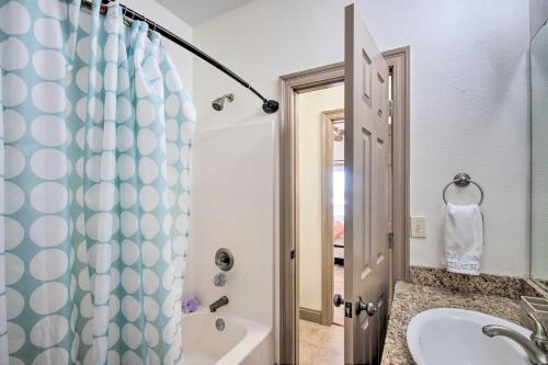 Φωτογραφία από το άλμπουμ του Coastal Gulf Shores Home Less Than 3 Miles to Beach! σε Gulf Highlands