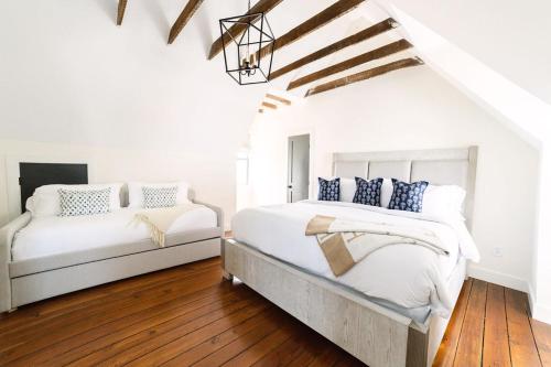 Postel nebo postele na pokoji v ubytování Guesthouse Charleston EAST 46 H
