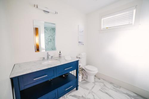 Un baño de Guesthouse Charleston SOUTH 82 B