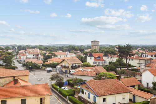 Γενική άποψη της πόλης Capbreton ή θέα της πόλης από  αυτό το διαμέρισμα