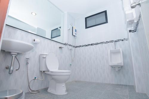 Ένα μπάνιο στο Riverview Loft house