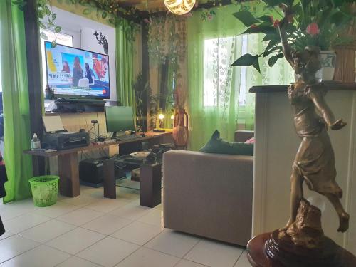 APARTAMENTO CON OFICINA Y VISTAS AL MAR