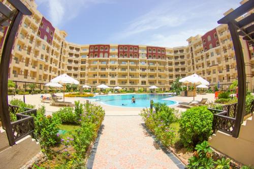 a view of the pool at the resort at Apartments in Florenza Khamsin in Hurghada